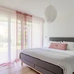 Parco By Quokka 360 - With Large Terrace Near Lido Locarno